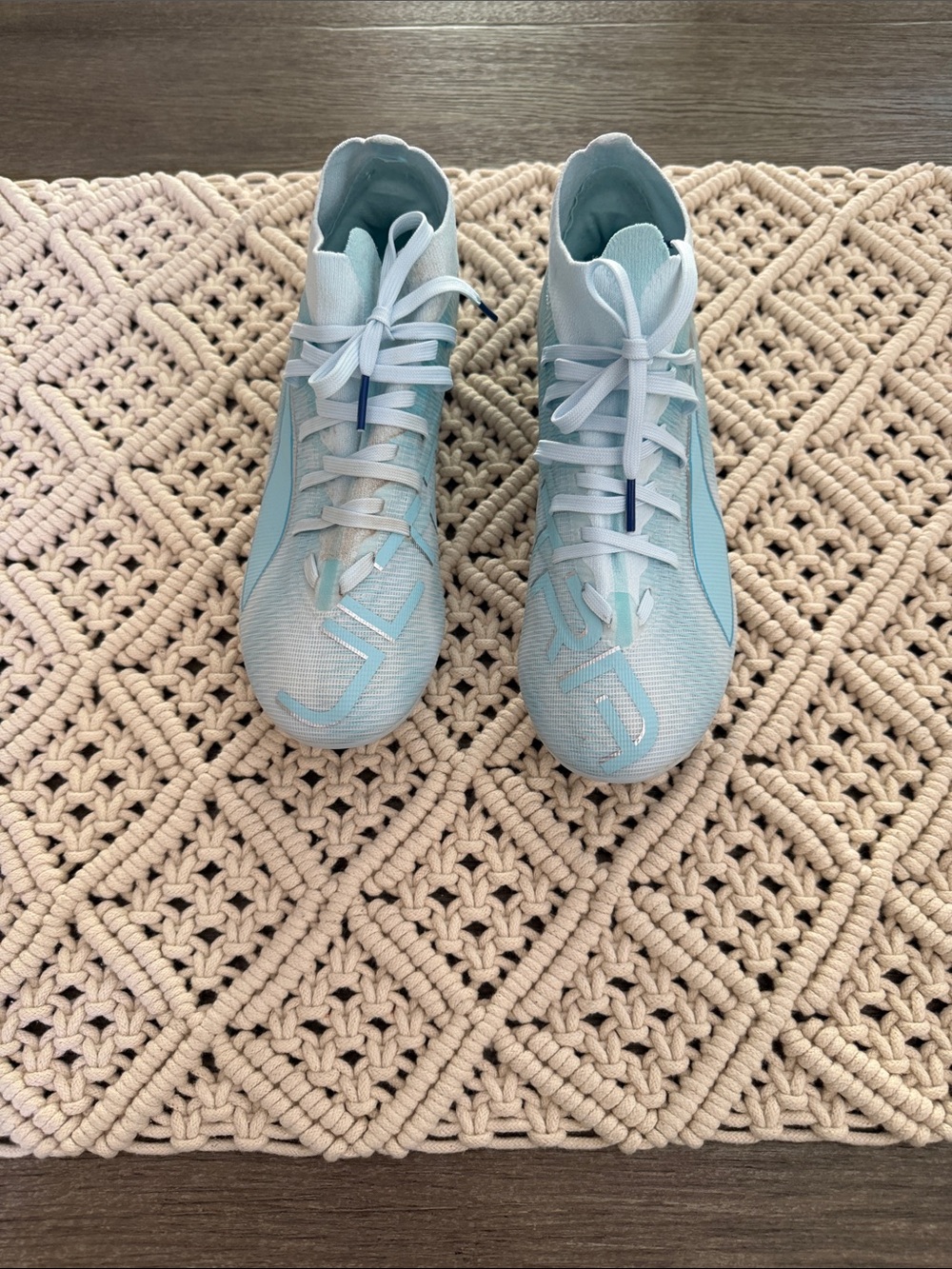 Puma boys soccer cleats!  Size 4.5